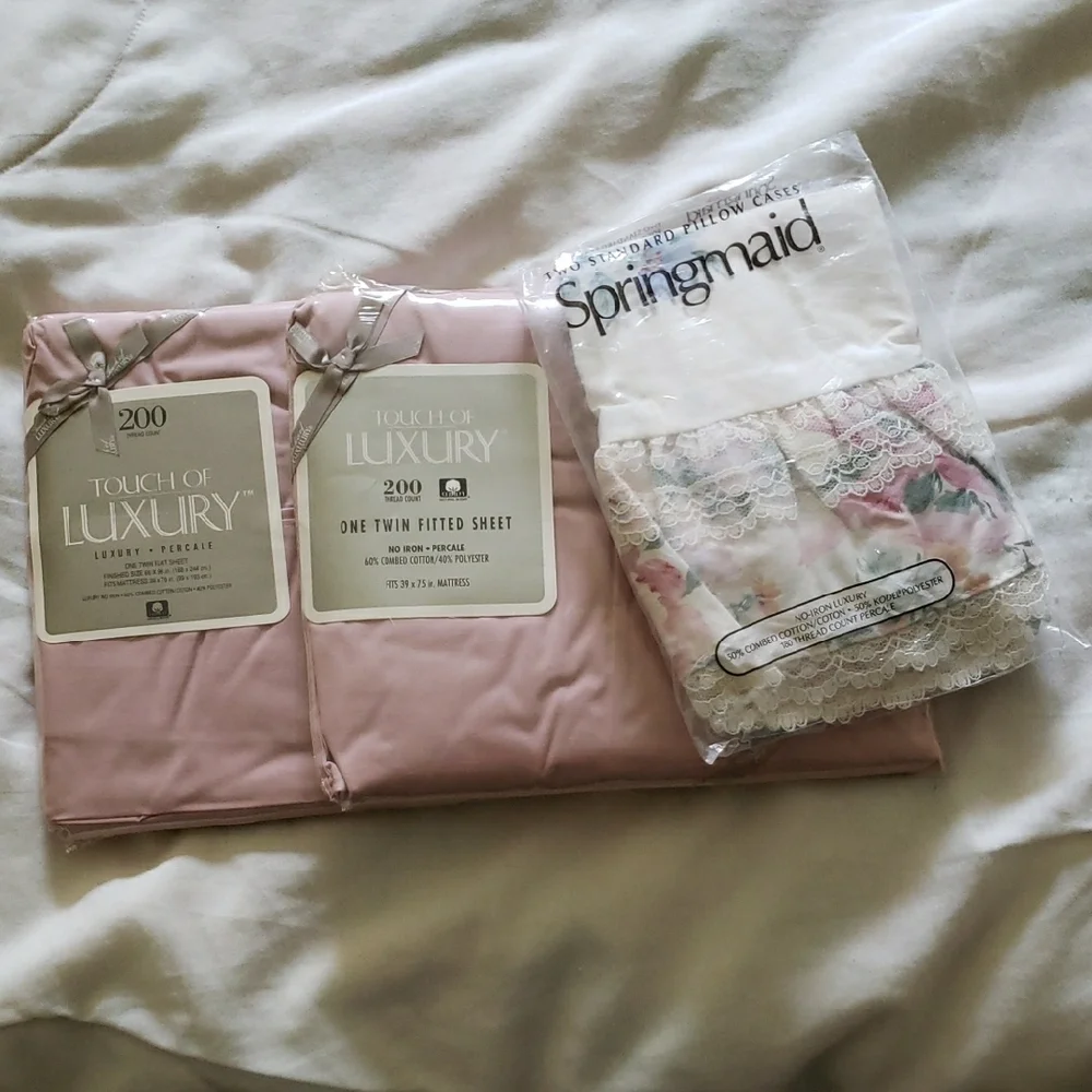 NWT Luxury Twin Bedding Sheet Set Flat, Fitted And Pillowcase New